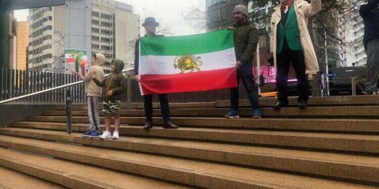 Iranian exiles join pro-Israel rally in New Zealand