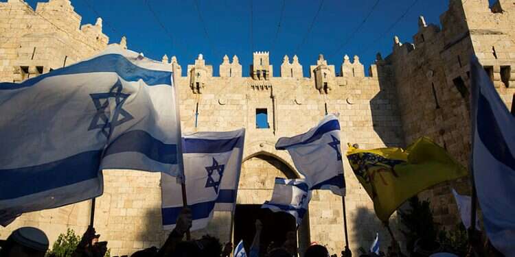 Hamas threatens to 'protect' Jerusalem against planned flag march