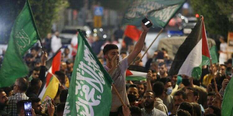 A pro-Hamas rally in Ramallah, May 21, 2021 Security forces arrest senior Hamas operative in Ramallah