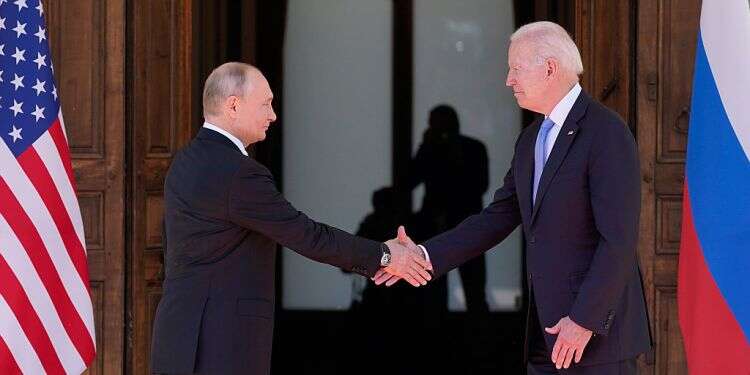Biden freezes US military aid to Ukraine