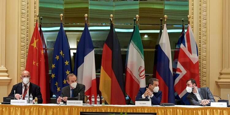 Iran says nuclear talks not at impasse, difficult issues remain