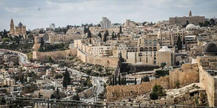 After delay, Honduras poised to complete embassy move