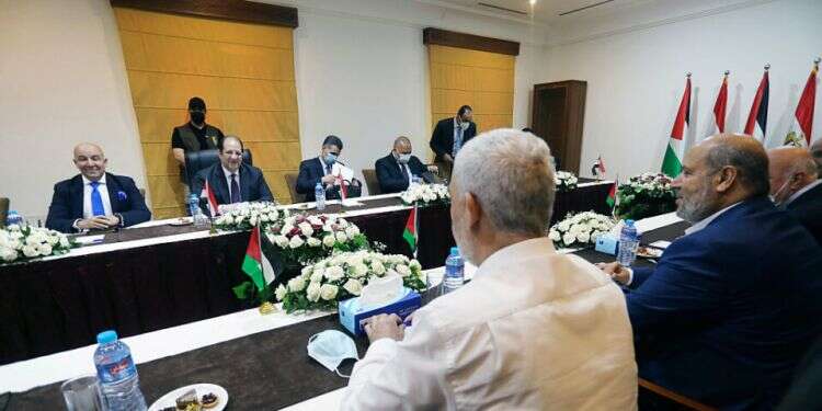 Report: Hamas threatens escalation over $30M in Qatari funds