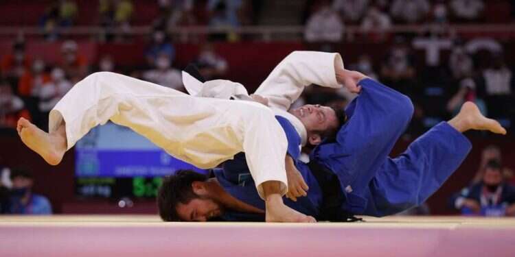 Olympics give Algerian judoka the boot for refusing to face Israeli opponent