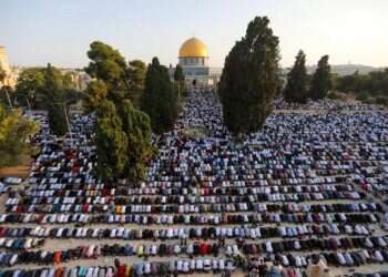 100,000 worshipers gather on Temple Mount to celebrate Eid al-Adha
