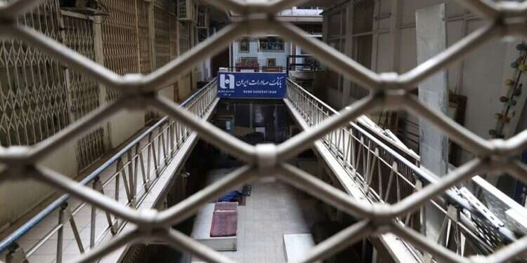 Iran orders week-long shutdown in Tehran amid fifth COVID wave