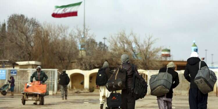 Reports: Taliban seize key Afghan border crossing with Iran