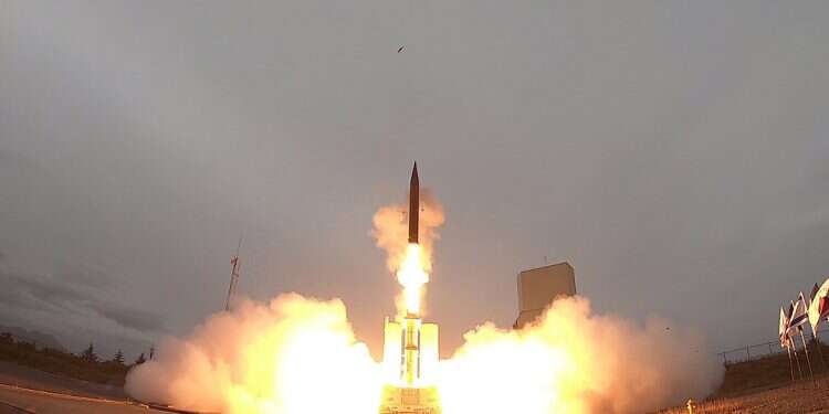 Israel Aerospace Industries signs MOU with Lockheed for alliance on air defense