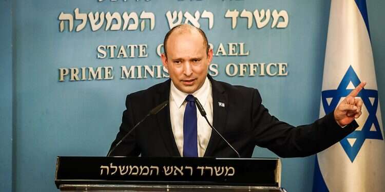 Bennett: Anti-vaxxers endanger us all