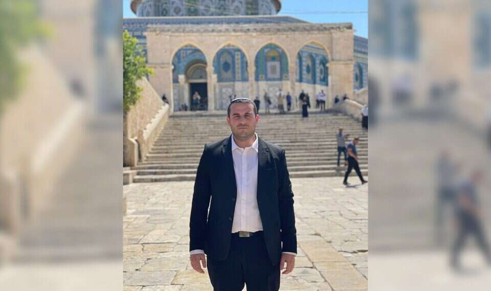 WATCH: Jews pray, sing Hatikvah on Temple Mount