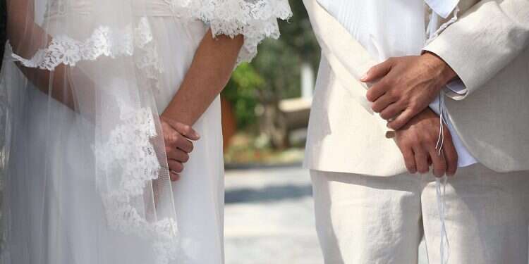 Rabbis warn couples: Prenups increase chances of divorce