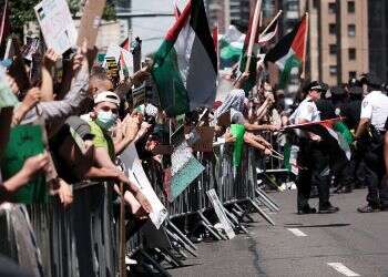 To keep away antisemites,  US synagogue takes unorthodox approach