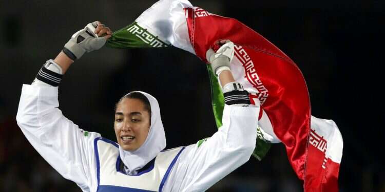 Iranian defector to face Iranian opponent in women's taekwondo qualifying round