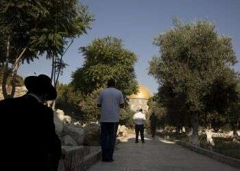 Jewish prayers held discreetly at Temple Mount, Muslim official claims