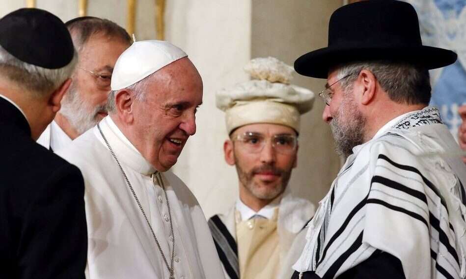 Rabbis troubled by pope's remarks questioning Torah's validity