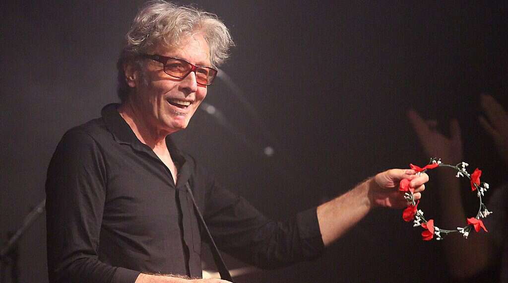 Israeli rock legend Berry Sakharof in concert in 2020 Apple Music presents curated Rosh Hashanah playlists