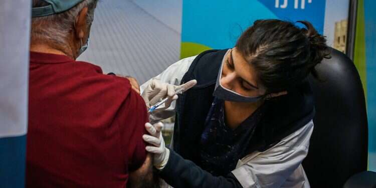 Bennett: 600,000 COVID booster shots a 'great success'