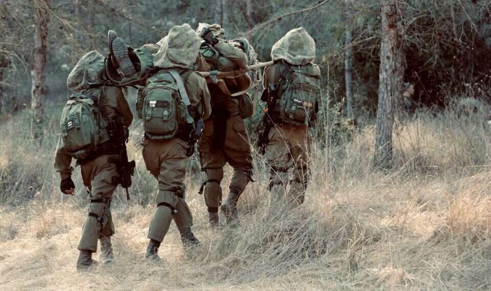 IDF soldiers during a training exercise in the south Soldier in critical condition after collapsing during exercise