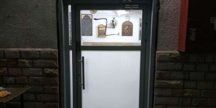 Swastikas spray painted on Bnei Brak synagogue