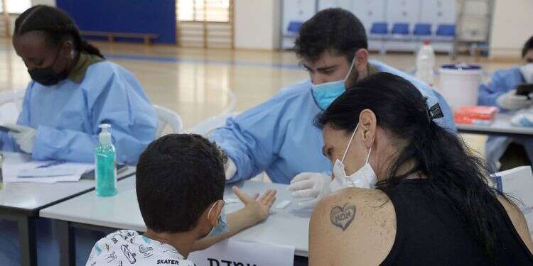 Health chief: Responsibility for COVID-free school year rests on parents