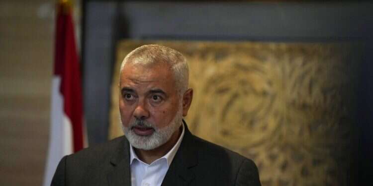 Report: Hamas weighing riots on Egypt border after Cairo shuts Rafah crossing