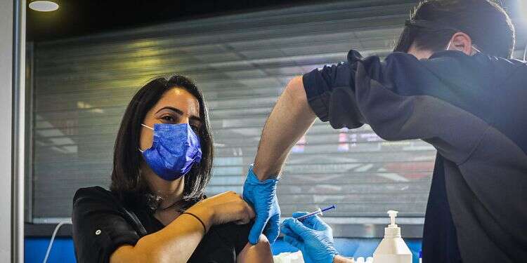 Health Ministry to expand booster campaign to Israelis over 30