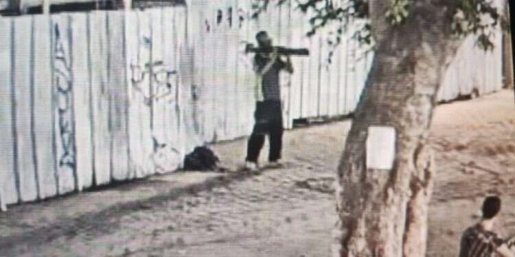 Heartsick homeless man aims anti-tank missile at Tel Aviv shop