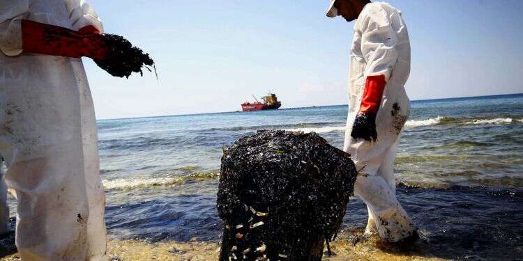 Syrian oil slick could reach Cyprus in 24 hours