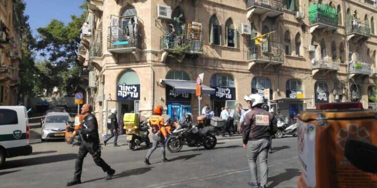 2 moderately wounded in Jerusalem attack, terrorist neutralized