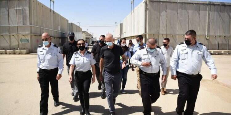 Israel Prison Service Commissioner Katy Perry and Public Security Minister Omer Bar-Lev in Ketziot Prison, Sept. 9, 2021 Public security minister vows to 'leave no stone unturned' in jailbreak fiasco investigation