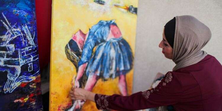 Gazan artist mixes beauty and pain in her ballet paintings