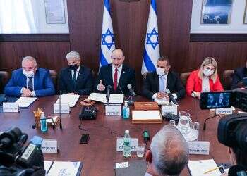 100 days after taking office, new gov't struggles to effect change