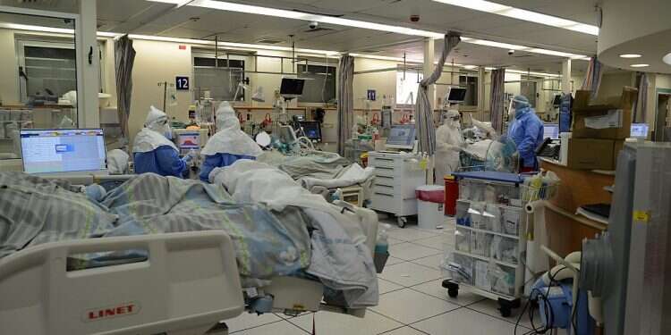 COVID reproduction rate jumps during High Holidays