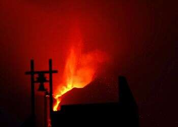4 weeks on, Spanish volcano eruption shows no signs of ending