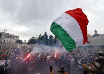 Anti-vaccine protesters storm Rome union office