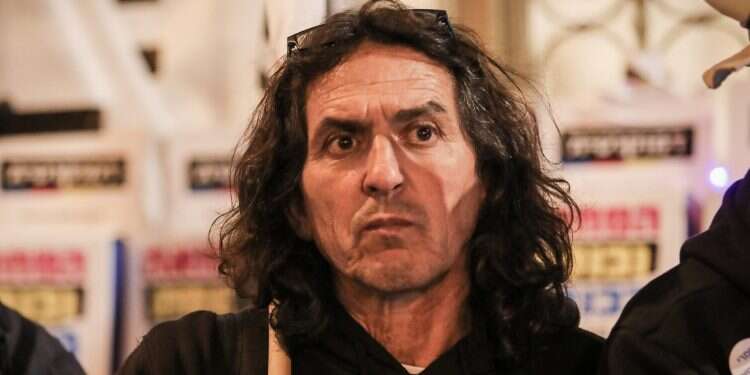 Prominent anti-vaxxer in Israel contracts COVID