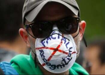 Facebook scraps face-recognition system, will delete data