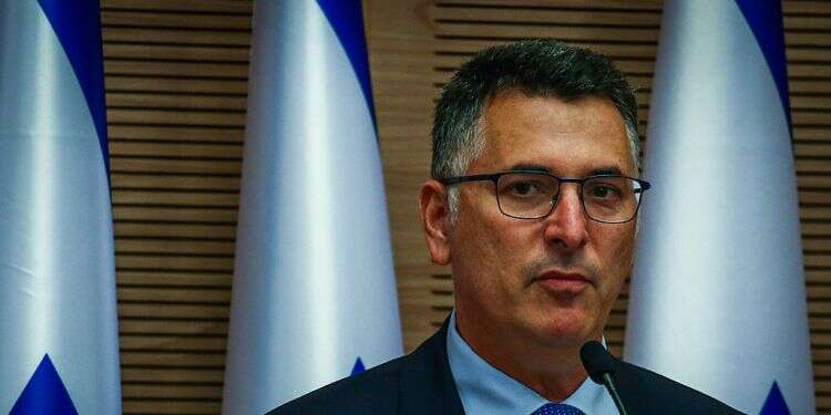 Ministers approve bill limiting PM's term to 8 years