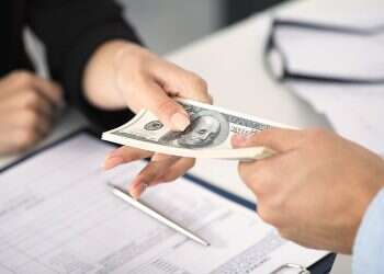 Dollar hits 25-year low against shekel, drops below 3.1