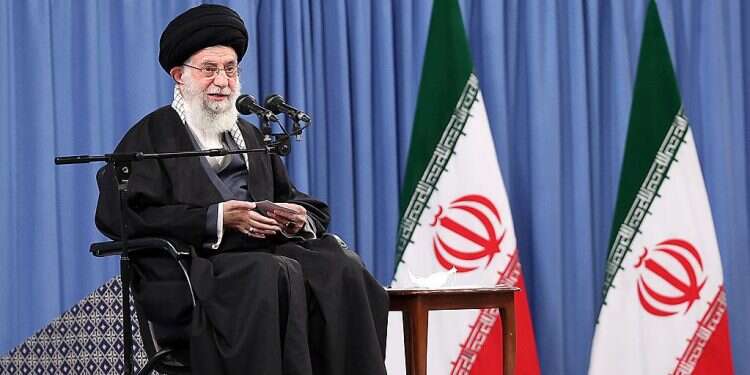 Report: Iranian newspaper banned for linking Supreme Leader to poverty