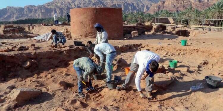 Archaeologists look to 'unlock mysteries' of ancient Saudi kingdoms