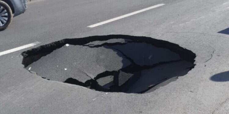 Sinkhole appears in central Tel Aviv seaside thoroughfare