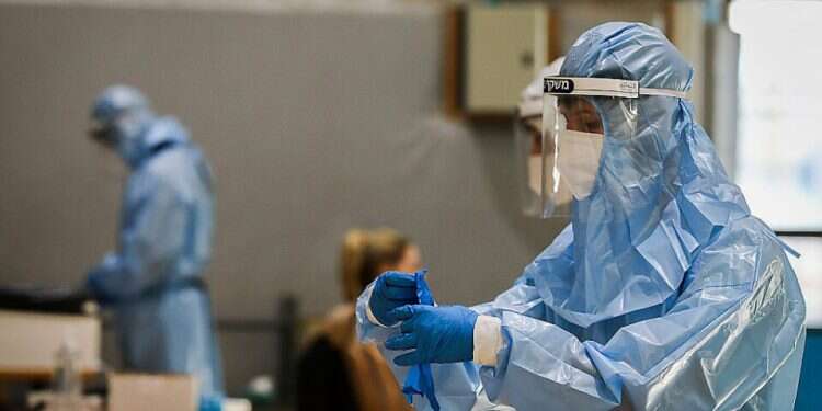 As COVID reproduction rate climbs, Israel approves antigen testing for tourists