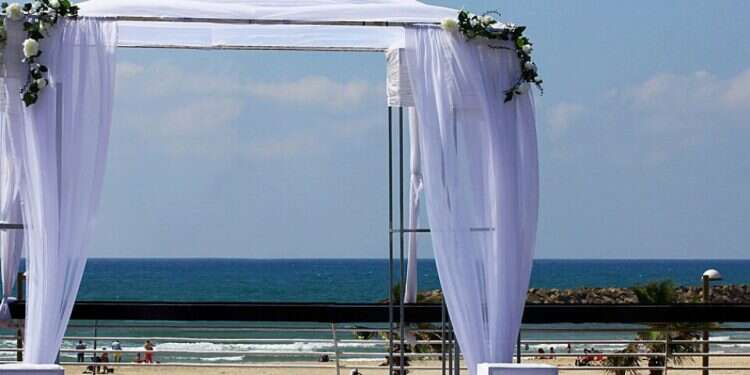 Only 29% of secular Israelis view Jewish wedding as imperative