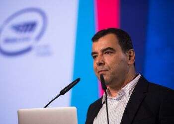 Mobileye founder lightly wounded in plane crash