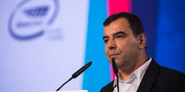 Mobileye founder lightly wounded in plane crash