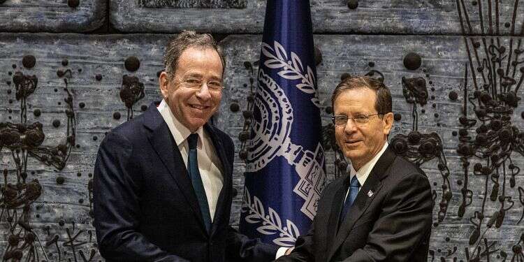US Ambassador to Israel Thomas Nides with President Isaac Herzog in Jerusalem, Dec. 5, 2021 New US ambassador presents credentials to President Herzog