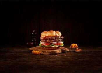 Hardee's promises to give Israelis something to chew on