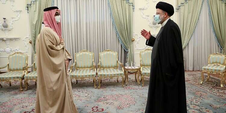 Top UAE adviser makes rare trip to Iran amid nuclear talks
