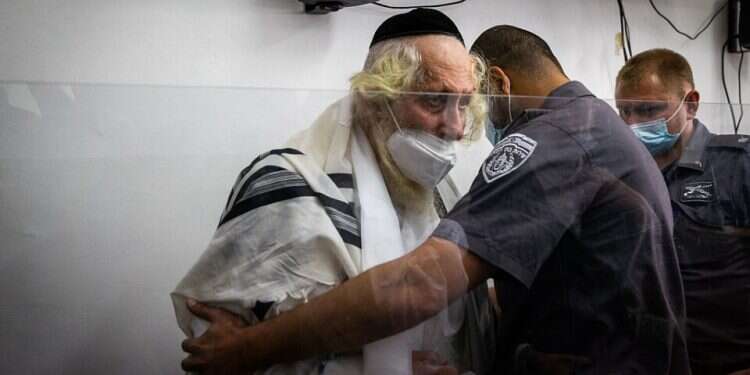 Rabbi Berland released in cold murder cases, returns to prison